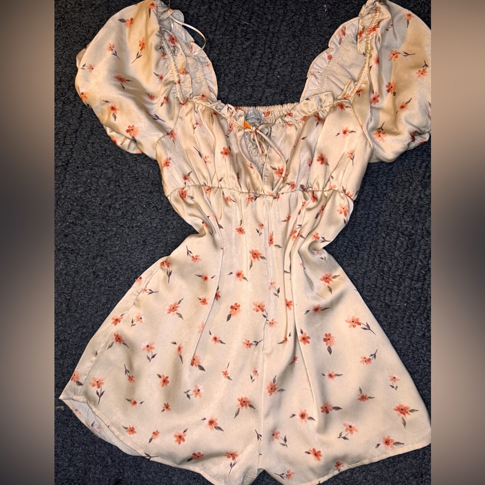 Floral Puff Sleeve Romper